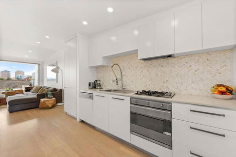 Fab Penthouse Near Bondi / Bronte, Shops & Bars - Lismore Accommodation 1