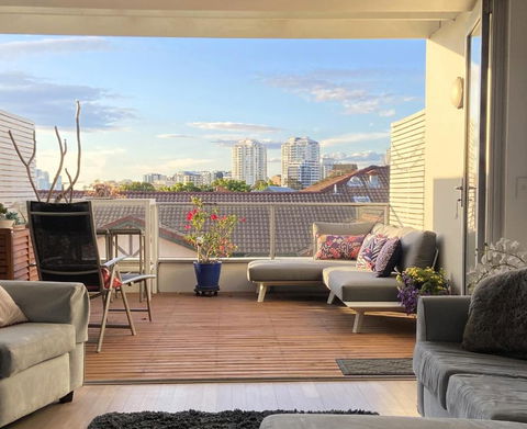 Fab Penthouse Near Bondi / Bronte, Shops & Bars - Lismore Accommodation 0