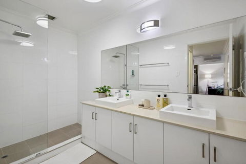 Fabulous Apt In Northbridge With Pool & WiFi - Lismore Accommodation 4