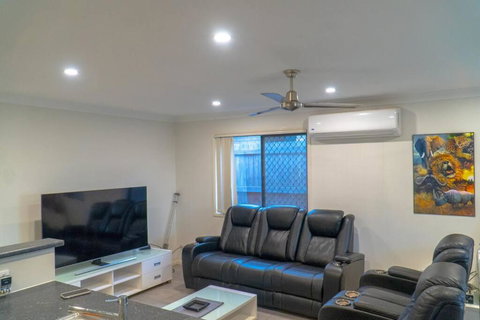 Family Home With Free Parking Close To Everything - Lismore Accommodation 4