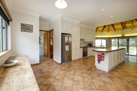 Far Shore - Lismore Accommodation 4