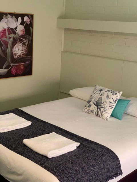 Finley Country Club Hotel Motel - Lismore Accommodation 2