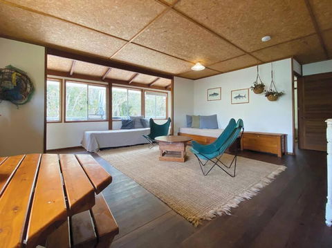 FLINDERS BEACHHOUSE - Lismore Accommodation 4