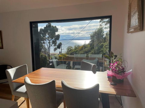 Fabulous, New, Well Appointed Beach House - Lismore Accommodation 3