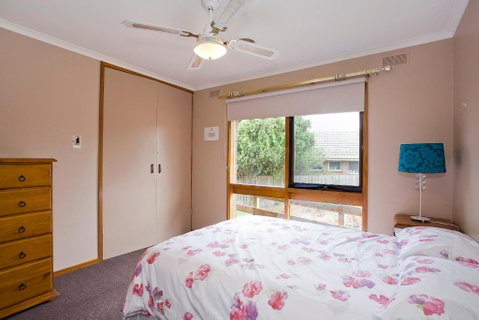 Geelong Holiday Home - Lismore Accommodation 1