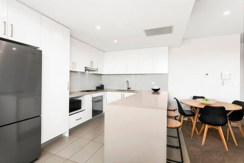 GLAD3 Gladesville Getaway Bright & Contemporary - Lismore Accommodation 4