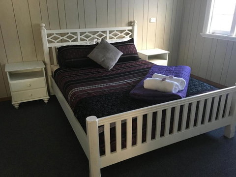 Goondihill Hotel - Lismore Accommodation 4