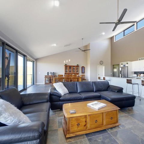 GOULBURN ALPACA FARM STAY - Lismore Accommodation 1
