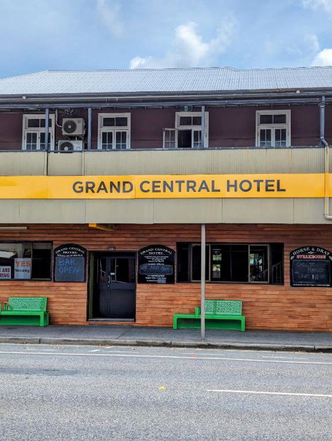 GRAND CENTRAL HOTEL PROSERPINE - Lismore Accommodation 2