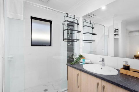Guildford Family Hideaway - Lismore Accommodation 2