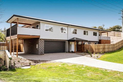 HALE KUPA Rye Beach House Spa Table Tennis - Lismore Accommodation 1