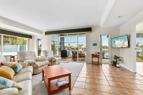 HALYCON HOUSE - Lismore Accommodation 0