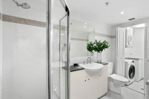 HELP1 - Chatswood Charm Central Apartment Near Station - Lismore Accommodation 3