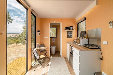 Hill View At Euroa By Tiny Away - Lismore Accommodation 2