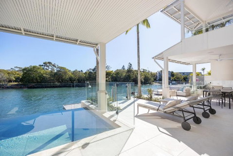 Iluka, Luxurious Riverfront Retreat - Lismore Accommodation 2