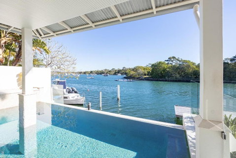Iluka, Luxurious Riverfront Retreat - Lismore Accommodation 1