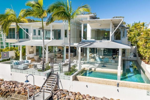 Iluka, Luxurious Riverfront Retreat - Lismore Accommodation 3