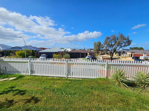House In Ellenbrook - Lismore Accommodation 1