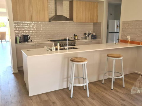 House Near The Lake Hosted By Rani - Lismore Accommodation 0