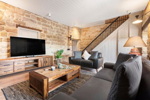 Iconic Luxury 5BR Home W/ Opera And Harbour View - Lismore Accommodation 0