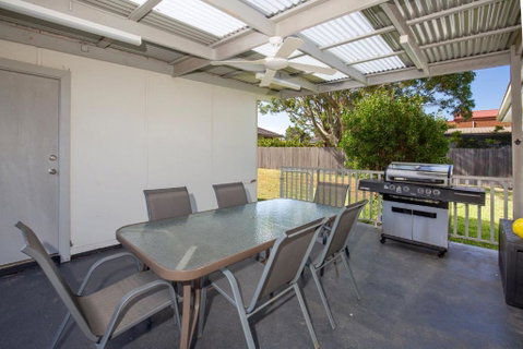 Idle Hours Pet Friendly 5 Mins Walk To Beach - Lismore Accommodation 1