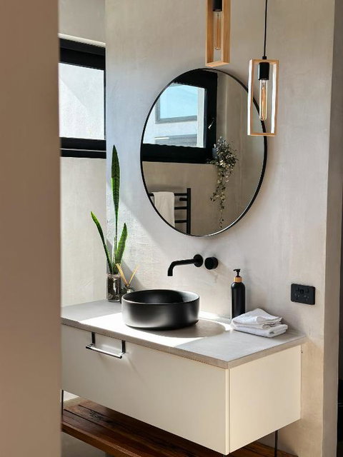 INDICA HEMP HOUSE - Multi Award Winning-Luxury-Eco Designed House-lake Views-hot Tub-Cinema - Lismore Accommodation 3