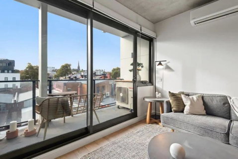 Industrial-Style Retreat In Trendy Cremorne - Lismore Accommodation 1