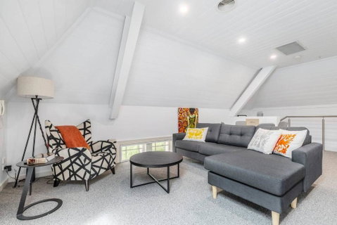 Inner City Living In A Modern Slice Of History - Lismore Accommodation 0
