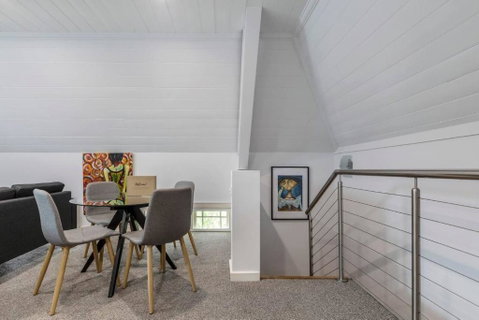 Inner City Living In A Modern Slice Of History - Lismore Accommodation 3