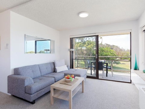 Intrepid 10 Water Views Over Shoal Bay Beach - Lismore Accommodation 3