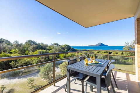 Intrepid, 15 3 Intrepid Close - Right On The Beachfront And WiFi - Lismore Accommodation 0