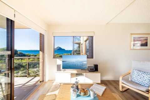 Intrepid, 15 3 Intrepid Close - Right On The Beachfront And WiFi - Lismore Accommodation 2