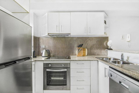 Inner-City 2-Bed With Balcony & Undercover Parking - Lismore Accommodation 2