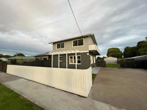 Irene June Coastal Retreat - Lismore Accommodation 0