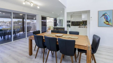 Island Paradise On The Canal - Lismore Accommodation 3