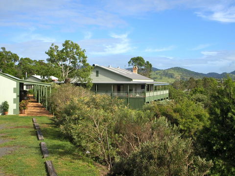 Amamoor Lodge - Lismore Accommodation 0