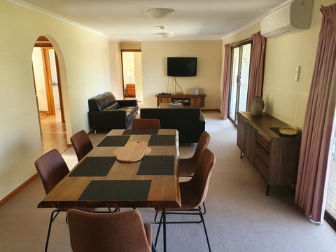 Annies Holiday Units - Lismore Accommodation 0