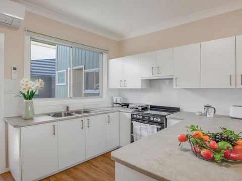 Antonio's Paradise - Spectacular Views Over Warrain Beach - Lismore Accommodation 1
