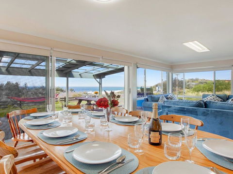 Antonio's Paradise - Spectacular Views Over Warrain Beach - Lismore Accommodation 3