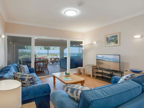 Antonio's Paradise - Spectacular Views Over Warrain Beach - Lismore Accommodation 2