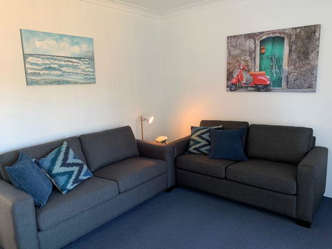 Aquarius Apartments Mollymook - Lismore Accommodation 2