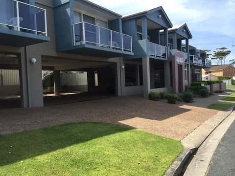 Aquarius Apartments Mollymook - Lismore Accommodation 0