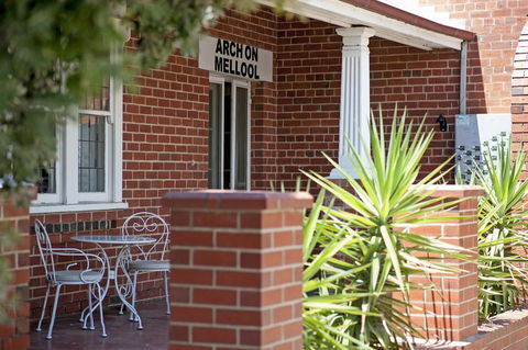 Arch On Mellool - Lismore Accommodation 1