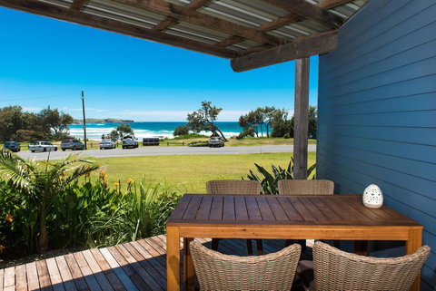 ArtHOUSE Beachfront Accommodation - Lismore Accommodation 0