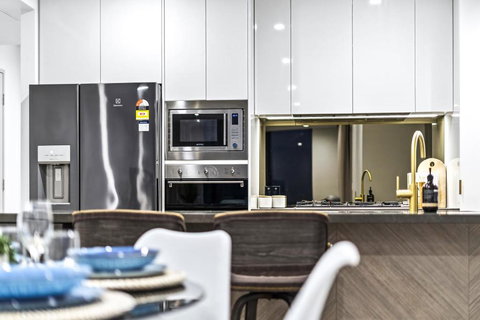 LUXURY HIGH FLOOR 3 Bedroom Unit With OCEAN Views - Q Stay - Lismore Accommodation 2