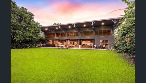 Luxury On Lake Tinaroo Lakefront Living - Lismore Accommodation 0