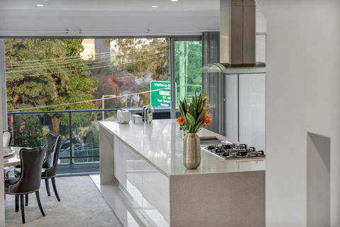 Luxury Retreat Sydney Airport Direct Train Line - Lismore Accommodation 2