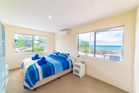 Mackerel Islands - Lismore Accommodation 2