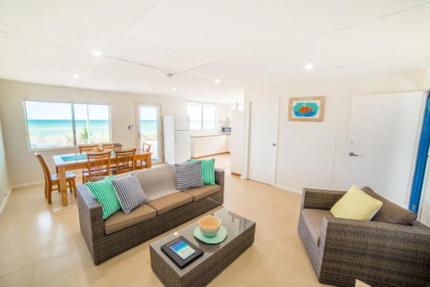 Mackerel Islands - Lismore Accommodation 1