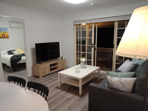 Modern 2BR Apartment With Parking - Lismore Accommodation 1